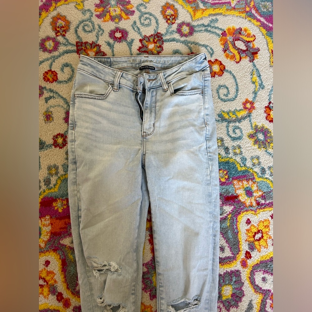 Woman’s American Eagle jeans